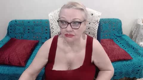 Snapshot of honey_lady_ chatting on 04-29-26, 08:18 Honey Lady online show from 04-29-26, 08:18