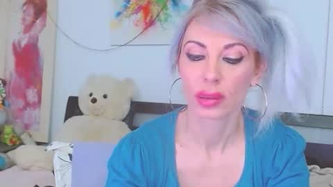 Snapshot of honey_lara chatting on 03-12-26, 11:55 honey_lara online show from 03-12-26, 11:55