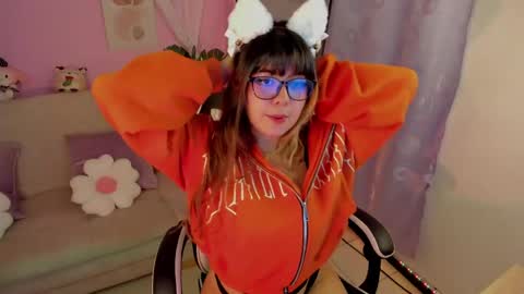 Snapshot of honey_m0on chatting on 05-22-26, 07:08 Milenka online show from 05-22-26, 07:08