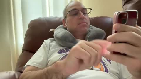 honey_man14 online show from 10-19-25, 03:23