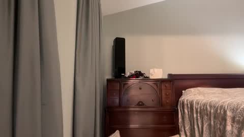 honey_man14 online show from 04-21-26, 06:23