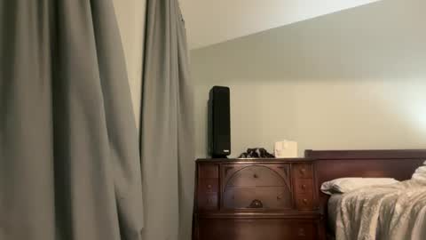 honey_man14 online show from 04-28-26, 03:06