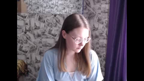 Lina online show from 02-14-25, 10:49