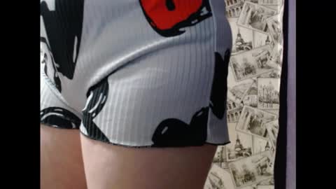 Lina online show from 11-13-25, 06:18