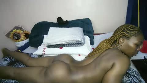 honey_nubia0 online show from 02-17-26, 07:53