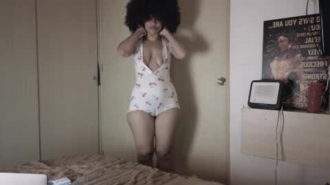 Honey-Sweett online show from 04-18-26, 09:46