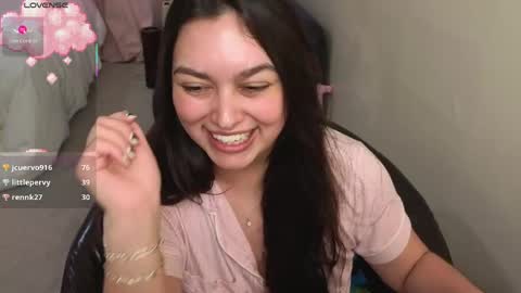 Snapshot of honey_tia chatting on 05-15-26, 11:56 Tia online show from 05-15-26, 11:56