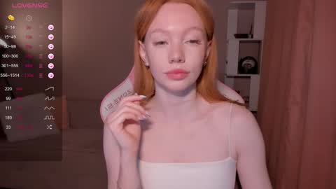 Snapshot of honeyautumn chatting on 11-14-25, 10:40 honeyautumn online show from 11-14-25, 10:40