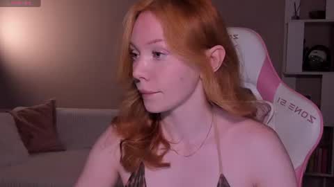 Snapshot of honeyautumn chatting on 06-24-26, 08:19 honeyautumn online show from 06-24-26, 08:19