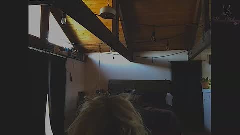 honeybuhnny online show from 04-21-26, 09:39