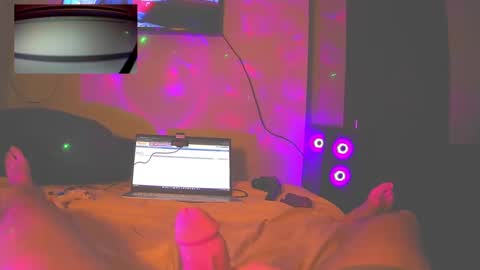 Snapshot of honeydrips_ chatting on 02-17-25, 05:36 Honey Drips online show from 02-17-25, 05:36