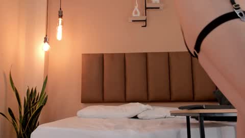 Snapshot of honeygray02 chatting on 11-29-25, 03:20 honeygray02 online show from 11-29-25, 03:20