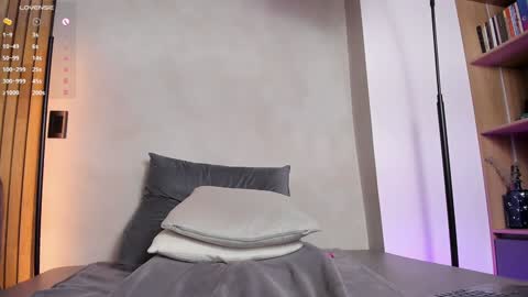 Sofia independent model online show from 02-06-25, 02:26