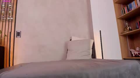 Sofia independent model online show from 04-25-26, 11:13