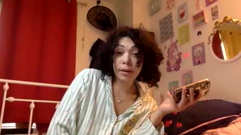 Snapshot of honeyruby chatting on 11-21-25, 01:43 Ruby Sparks online show from 11-21-25, 01:43