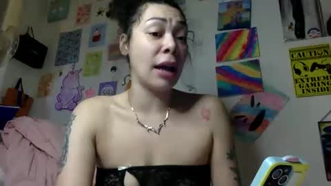 Snapshot of honeyruby chatting on 11-29-25, 05:49 Ruby Sparks online show from 11-29-25, 05:49