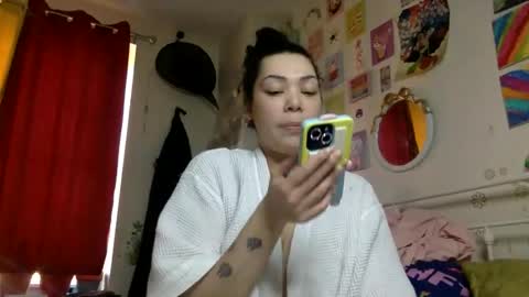 Snapshot of honeyruby chatting on 12-15-25, 02:54 Ruby Sparks online show from 12-15-25, 02:54