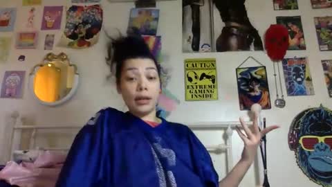 Snapshot of honeyruby chatting on 12-16-25, 04:23 Ruby Sparks online show from 12-16-25, 04:23