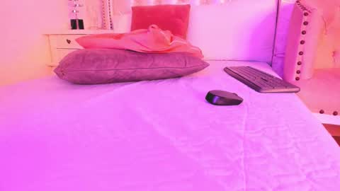 Honey online show from 03-11-26, 03:56