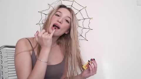 honeyveil online show from 11-05-25, 12:16