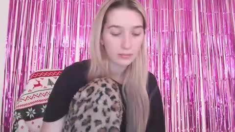 honeyveil online show from 02-11-26, 01:38