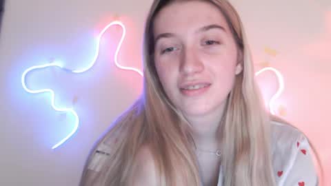 honeyveil online show from 04-01-26, 03:09