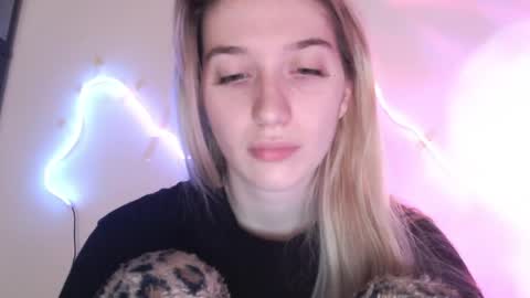 honeyveil online show from 04-23-26, 12:29