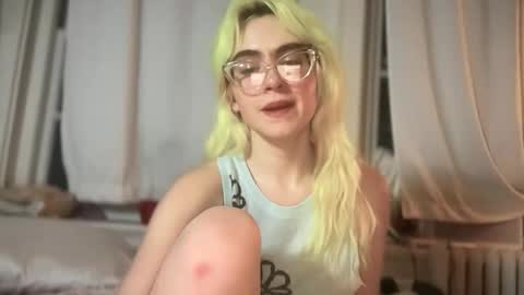 Emi Rose online show from 12-04-25, 06:34