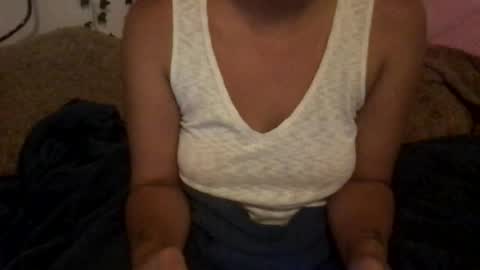 Snapshot of honeyy_89 chatting on 07-19-26, 04:22 honeyyy89 online show from 07-19-26, 04:22