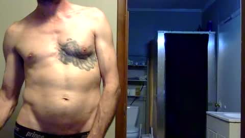 Snapshot of hoodedcricket chatting on 04-18-26, 02:48 hoodedcricket online show from 04-18-26, 02:48