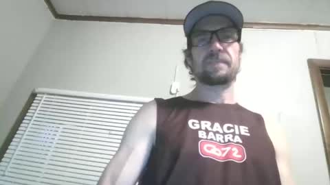 Snapshot of hoodedcricket chatting on 05-12-26, 09:56 hoodedcricket online show from 05-12-26, 09:56