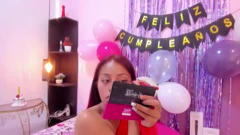 Snapshot of hoollyhendrix chatting on 10-31-25, 05:36 holly online show from 10-31-25, 05:36