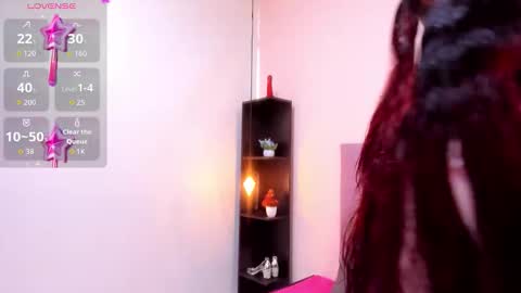 Snapshot of hoollyhendrix chatting on 11-20-25, 08:30 holly online show from 11-20-25, 08:30