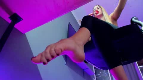 hooot_blonde777 online show from 10-03-25, 11:46