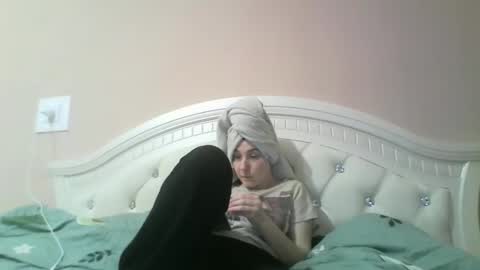 Snapshot of hootloove69 chatting on 03-10-26, 06:13 hootloove69 online show from 03-10-26, 06:13