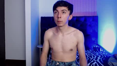 Snapshot of hopper_1 chatting on 11-05-25, 03:39 Hopper online show from 11-05-25, 03:39