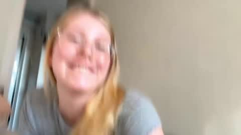 Audrey online show from 09-22-25, 03:08