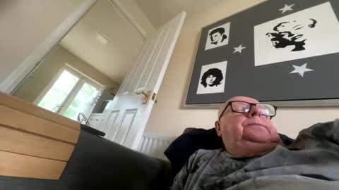 Cum suck Me off online show from 04-15-26, 09:49