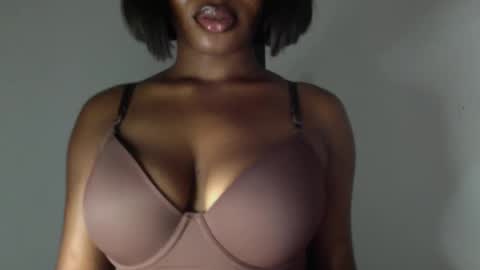 Snapshot of horny_goddess_delilah chatting on 05-11-26, 07:11 delilah online show from 05-11-26, 07:11