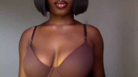Snapshot of horny_goddess_delilah chatting on 05-19-26, 11:38 delilah online show from 05-19-26, 11:38
