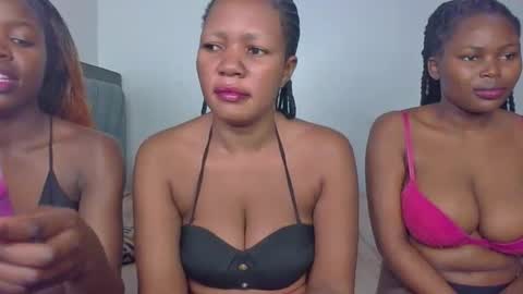 Snapshot of horny_lainie chatting on 10-09-25, 07:01 horny_lainie online show from 10-09-25, 07:01
