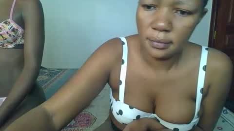 Snapshot of horny_lainie chatting on 10-13-25, 05:35 horny_lainie online show from 10-13-25, 05:35