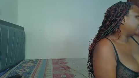 Snapshot of horny_lainie chatting on 10-14-25, 06:31 horny_lainie online show from 10-14-25, 06:31
