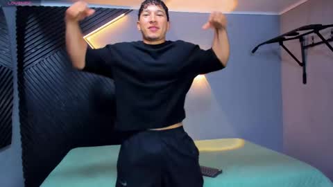 horny_nick18 online show from 03-25-26, 12:55