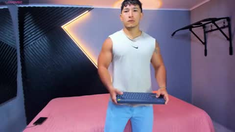 horny_nick18 online show from 03-28-26, 12:16