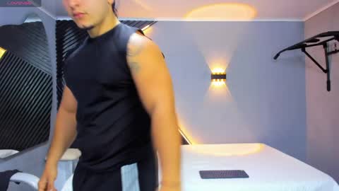 horny_nick18 online show from 04-22-26, 11:45