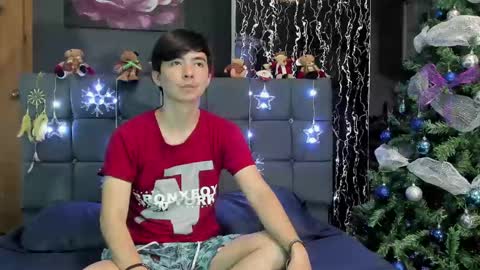 Snapshot of horny_twinks_guys chatting on 12-01-24, 09:37 Alex and Camilo online show from 12-01-24, 09:37