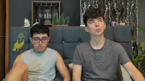 Snapshot of horny_twinks_guys chatting on 02-17-25, 12:54 Alex and Camilo online show from 02-17-25, 12:54