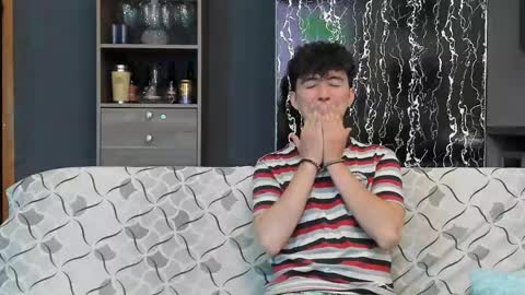 Snapshot of horny_twinks_guys chatting on 03-11-25, 10:09 Alex and Camilo online show from 03-11-25, 10:09