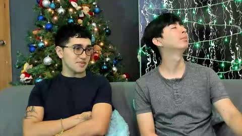 Snapshot of horny_twinks_guys chatting on 12-17-25, 03:07 Alex and Camilo online show from 12-17-25, 03:07